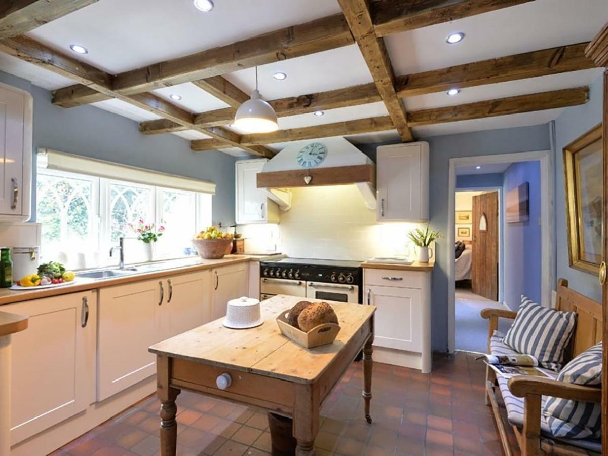 Oyster Cottage Бiuмарис Екстериор снимка